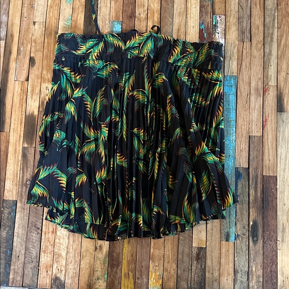 A.L.C. Palm Mini Skirt Sz 8 - Picture 4 of 5
